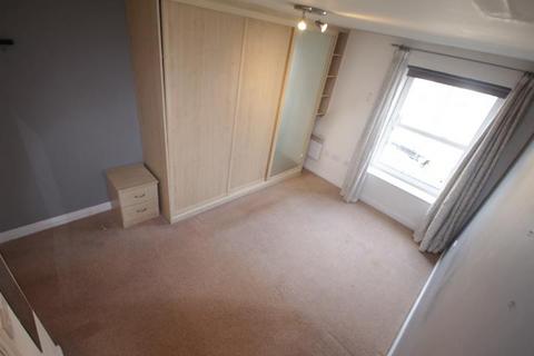 2 bedroom flat to rent, Compton Court, London