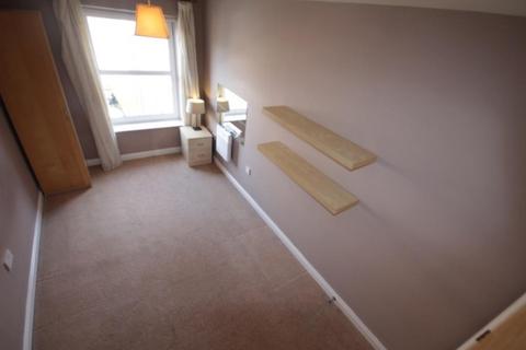 2 bedroom flat to rent, Compton Court, London