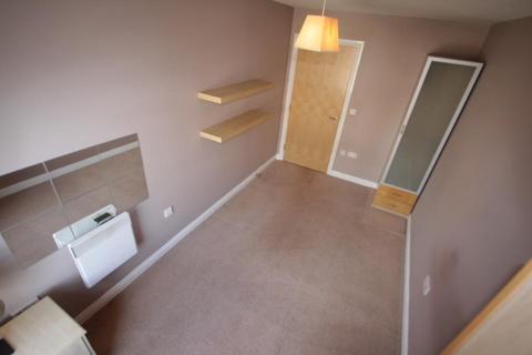 2 bedroom flat to rent, Compton Court, London