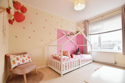 4 Blackdown Court, Bristol, BS14 9QB