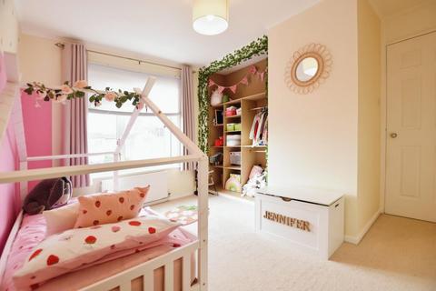 4 Blackdown Court, Bristol, BS14 9QB