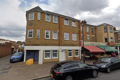 Studio to rent, 192 Maple Road, Penge, London
