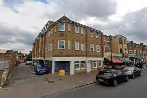 Studio to rent, 192 Maple Road, Penge, London