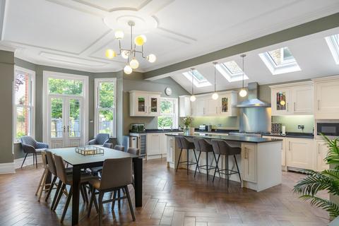 55 Creffield Road, London, W3 9PS
