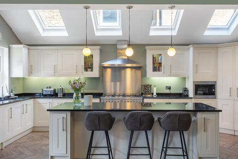 55 Creffield Road, London, W3 9PS