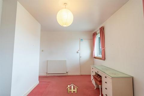 73 Dean Avenue, Dundee, DD4 7LG