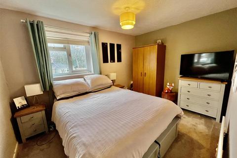 21 Amiens Close, Darlington, DL3 0UL