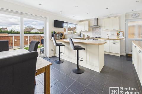 31 Foxhunter Walk, Billericay, CM11 1DZ