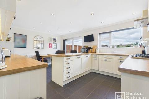 31 Foxhunter Walk, Billericay, CM11 1DZ