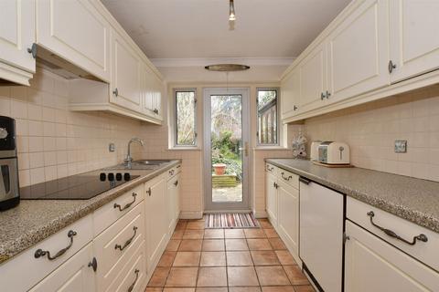 4 bedroom semi-detached house for sale, Hyland Close, Hornchurch, Essex