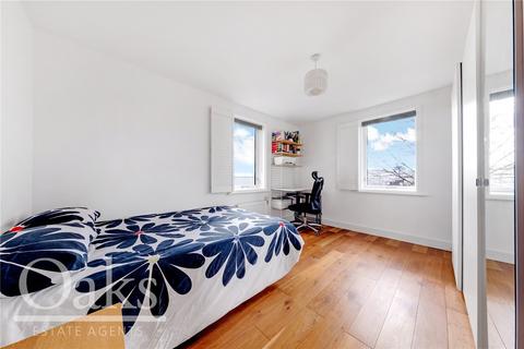 82 Watson Place, London, SE25 5FA