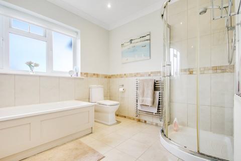 4 bedroom detached house for sale, Crossways Avenue, East Grinstead, RH19