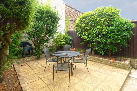4 bedroom terraced house to rent, Claybrook Road,  London, W6