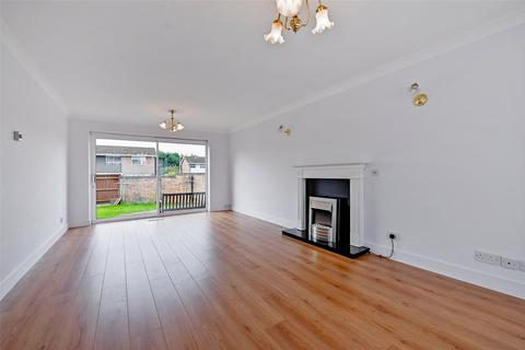 4 bedroom detached house to rent, Cedar Grove, Amersham, Buckinghamshire, HP7