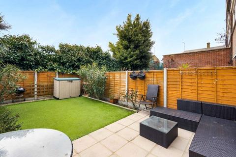 15 Norbiton Road, London, E14 7TF