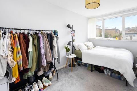 15 Norbiton Road, London, E14 7TF