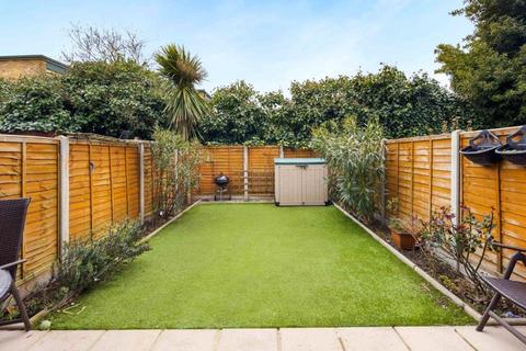 15 Norbiton Road, London, E14 7TF