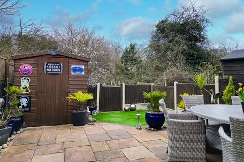 3 bedroom terraced house for sale, Osborne Road, Basildon, Essex, SS16