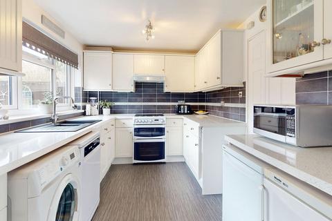 3 bedroom terraced house for sale, Osborne Road, Basildon, Essex, SS16