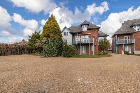 Canterbury Road, Canterbury, Kent, CT1