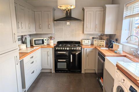 5 bedroom semi-detached house for sale, 3 Mytton Grove, Shrewsbury, SY3 8UF