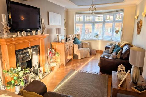 5 bedroom semi-detached house for sale, 3 Mytton Grove, Shrewsbury, SY3 8UF