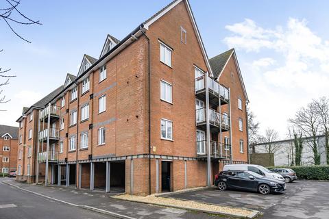 2 bedroom flat for sale, The Lamports, Alton, Hampshire, GU34