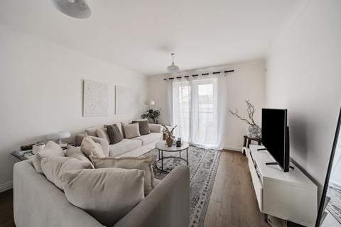 2 bedroom flat for sale, The Lamports, Alton, Hampshire, GU34