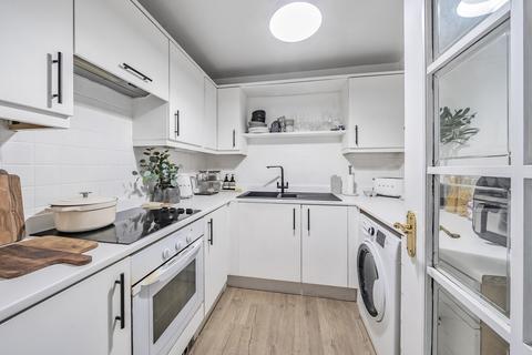 2 bedroom flat for sale, The Lamports, Alton, Hampshire, GU34