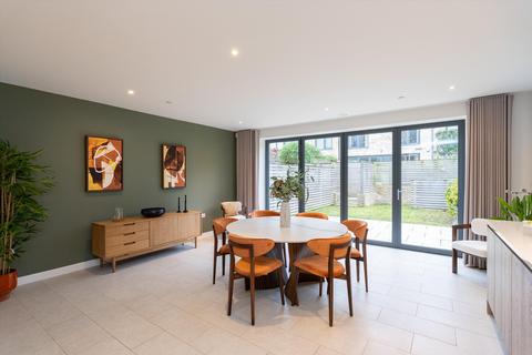 5 bedroom detached house for sale, Helena Close, Wandsworth, London, SW19