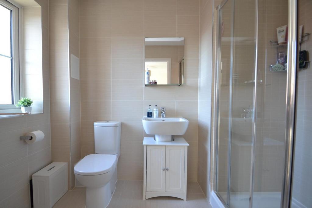 Ensuite shower.JPG
