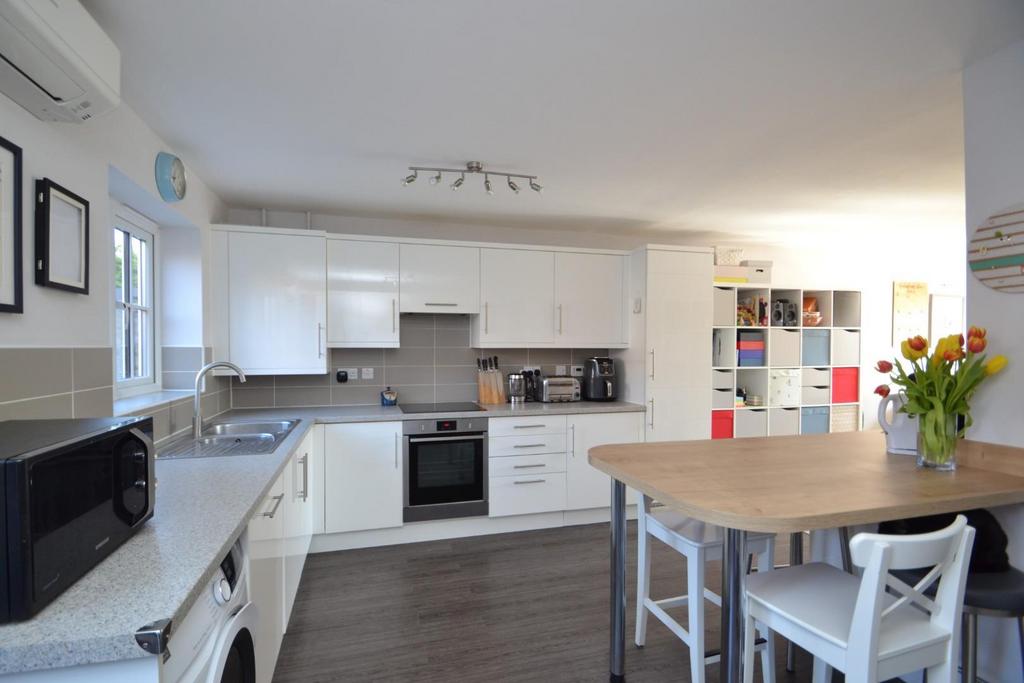 Kitchen.JPG