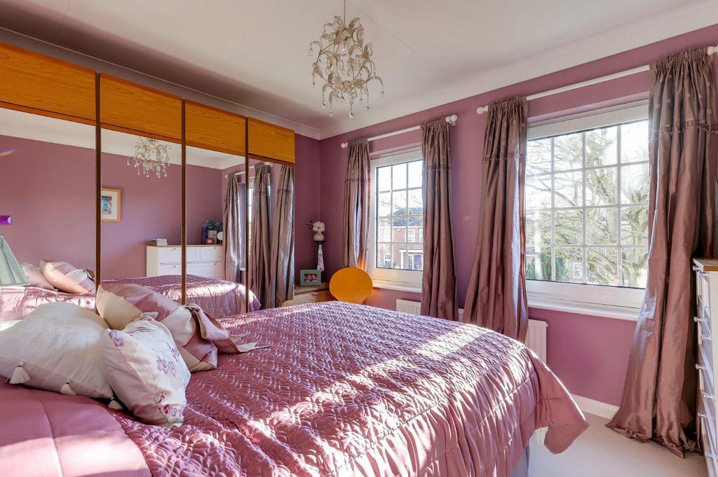Large front bedroom.JPG