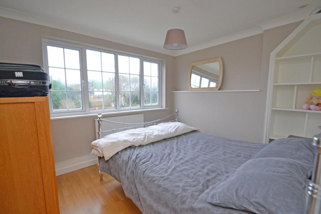 Bed 3.JPG