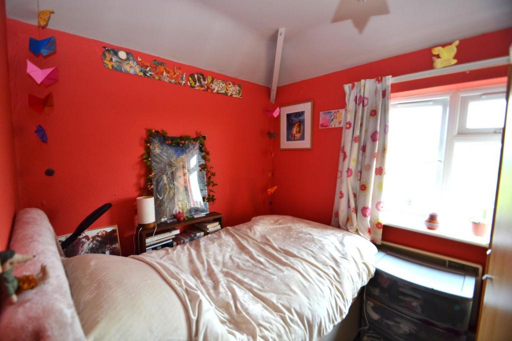 Bed3.JPG
