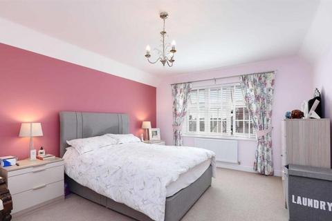 6 Baker Drive, Buntingford, SG9 9RZ