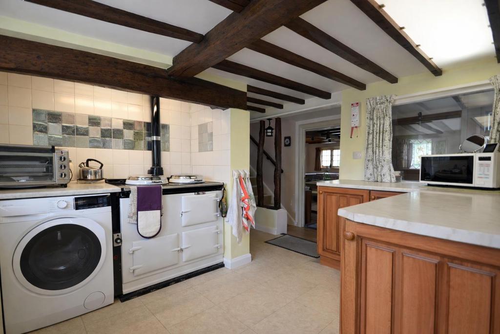 Kitchen 1.jpg