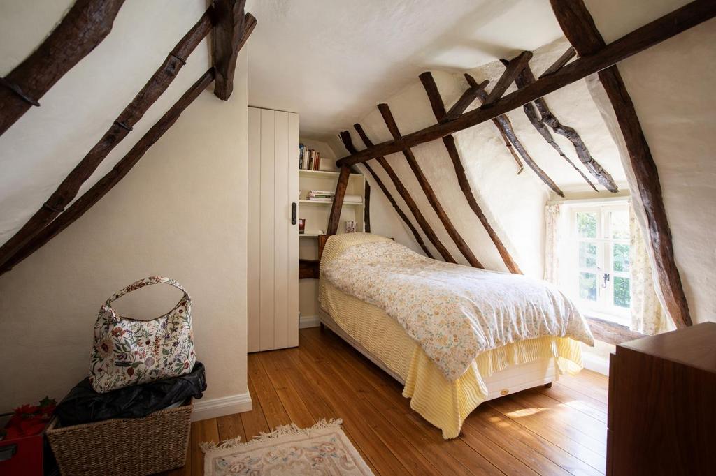 Bedroom 4.jpg