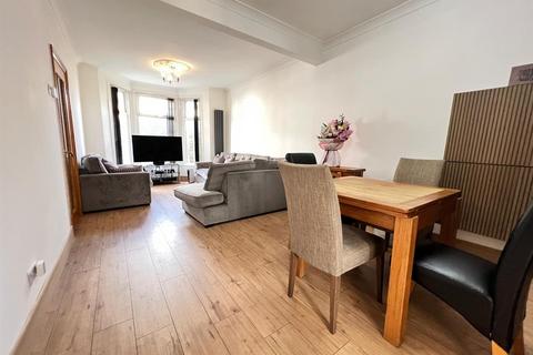 3 bedroom house for sale, Grange Road, Ilford