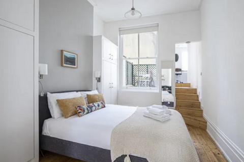 1 bedroom apartment to rent, Kensington Church Street, London, W8