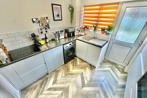 28 Autumn Drive, Dudley, DY3 2EZ