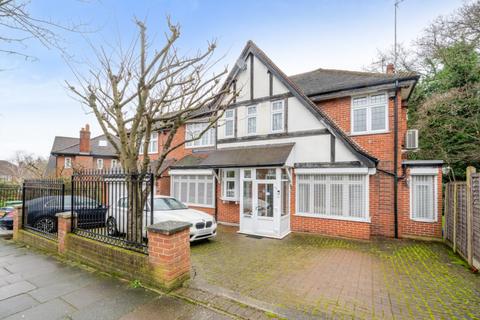 undefined, Mount Avenue, Ealing, W5