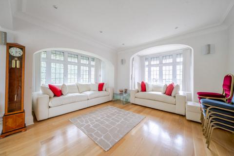 undefined, Mount Avenue, Ealing, W5