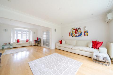 undefined, Mount Avenue, Ealing, W5