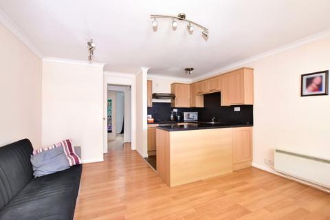 1 bedroom maisonette to rent,  Mead Avenue, Langley SL3