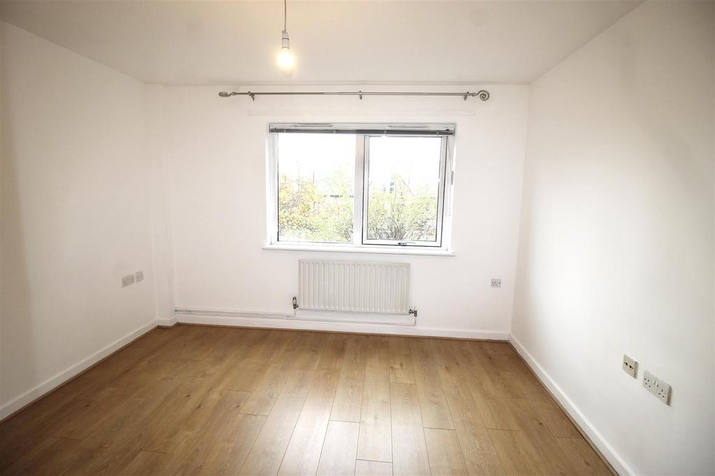 10 Bedroom.jpeg