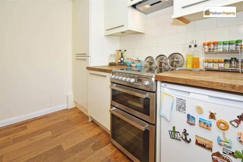 17 Avion Close, Stoke-on-trent, ST3 7QP