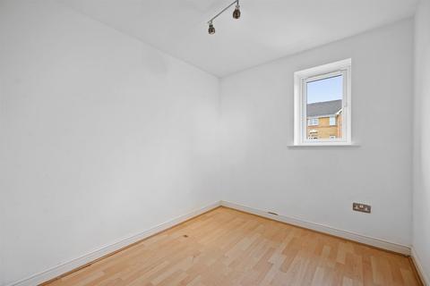 Studio for sale, Windmill Drive, London NW2