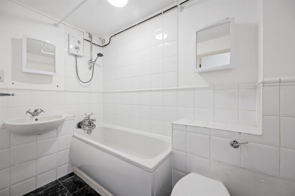 RCLR- 27 willmill drive- bathroom 3 (1).jpg