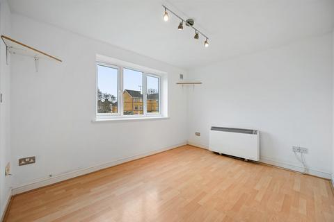 27 Windmill Drive, London, NW2 1UR